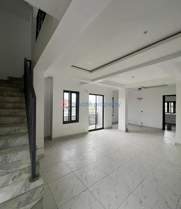 4 bedroom Terraced Duplex For Sale Obanikoro Close To Anthony Obanikoro Shomolu Lagos - 1