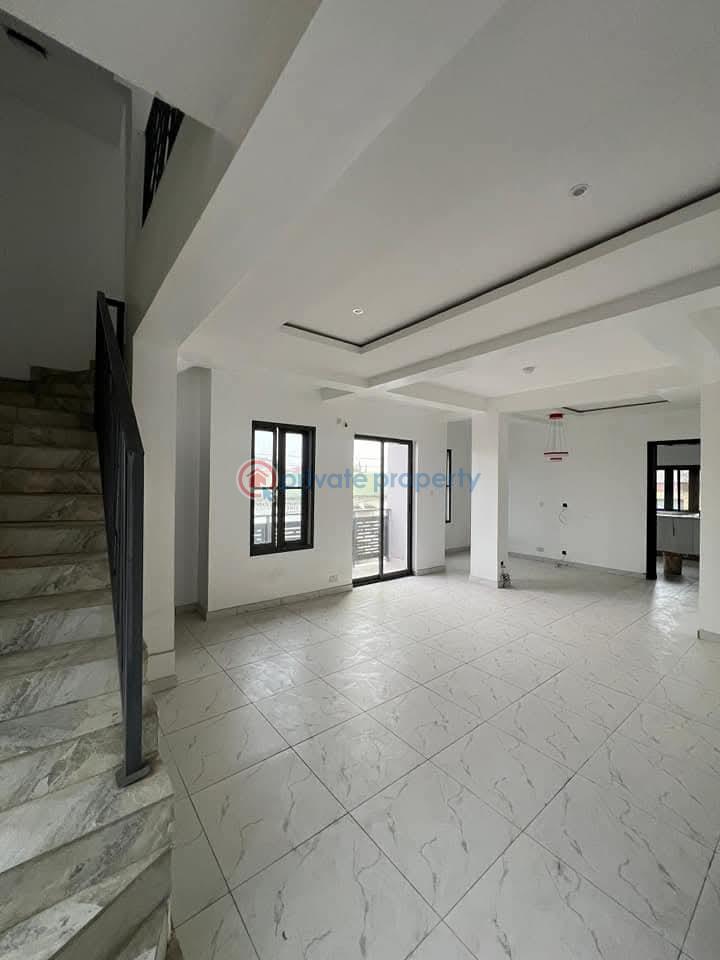 4 bedroom Terraced Duplex For Sale Obanikoro Close To Anthony Obanikoro Shomolu Lagos - 9