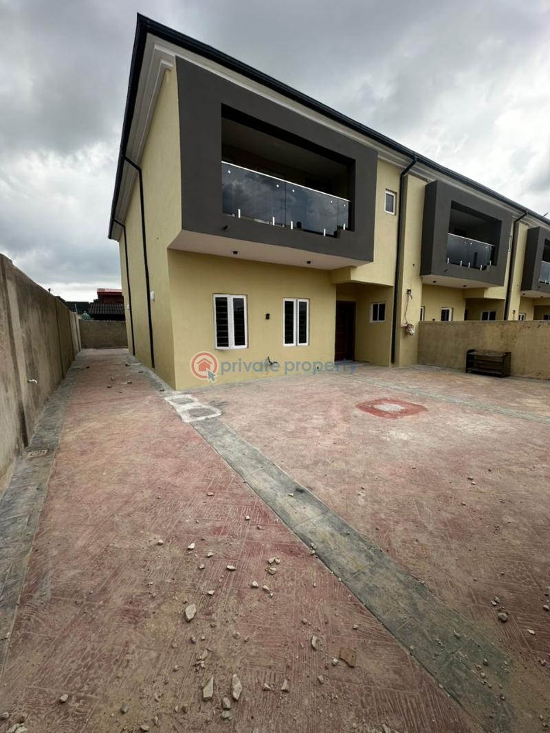 4 bedroom Duplex For Sale Dopemu  Agege Lagos - 11