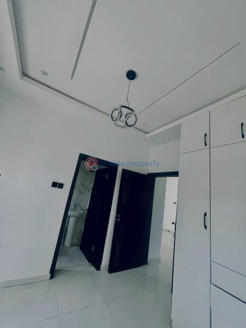 2 bedroom Block Of Flats For Rent Orisunbare Close To Shasha Akowonjo Orisunbare Alimosho Lagos - 1