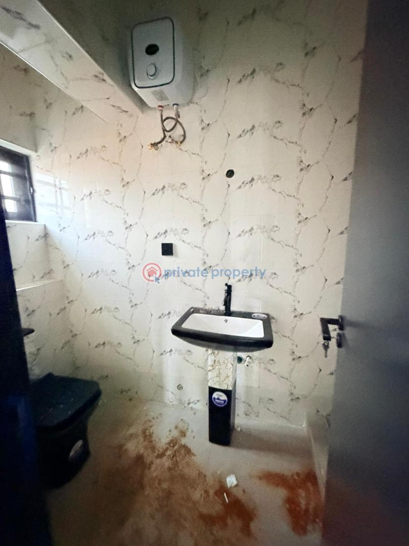 4 bedroom Semi detached Duplex For Sale Magodo GRA Phase 1 Ojodu Lagos - 4