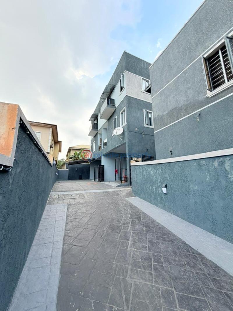 4 bedroom Semi detached Duplex For Sale Magodo Kosofe/Ikosi Lagos - 2