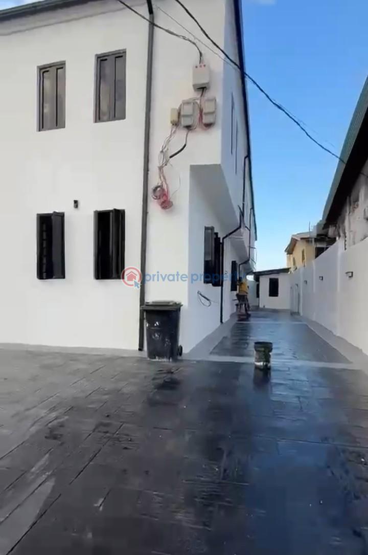 10 bedroom Flat & Apartment For Sale Gbagada Lagos - 0