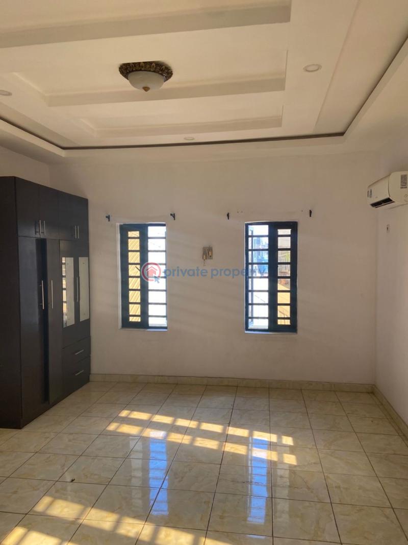 2 bedroom Block Of Flats For Rent Ore Ofe Estate Akala Express Way. Just A Min To Akala Express Akala Express Ibadan Oyo - 2