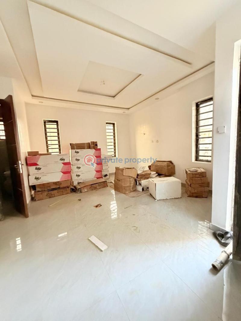 2 bedroom Block Of Flats For Sale Surulere Lagos - 2