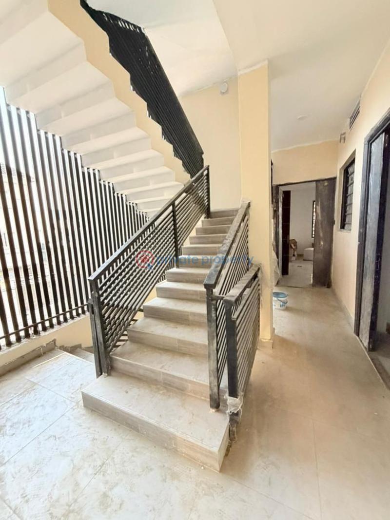 1 bedroom Block Of Flats For Sale Surulere Lagos - 3