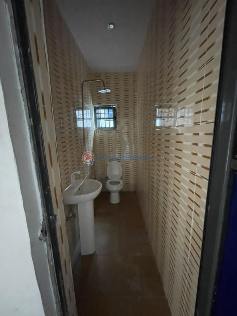 House For Rent Location:alarere, Close To Iwo Road Ibadan Ibadan Oyo - 1