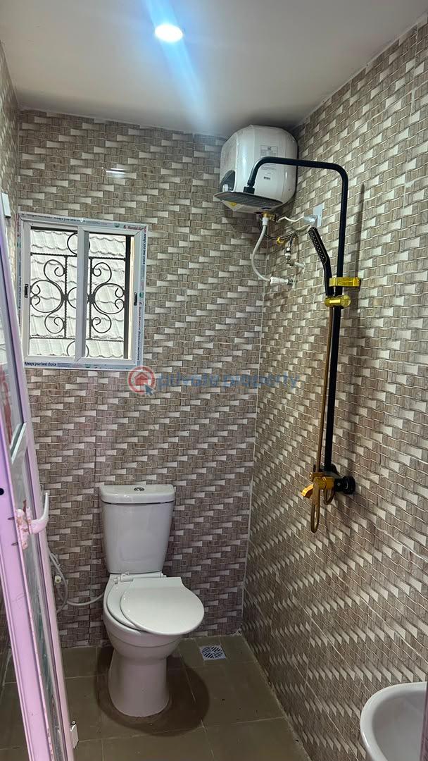 1 bedroom Block Of Flats For Rent Bovas Filling Station Before Elebu Oja Akala Express Ibadan Oyo - 4