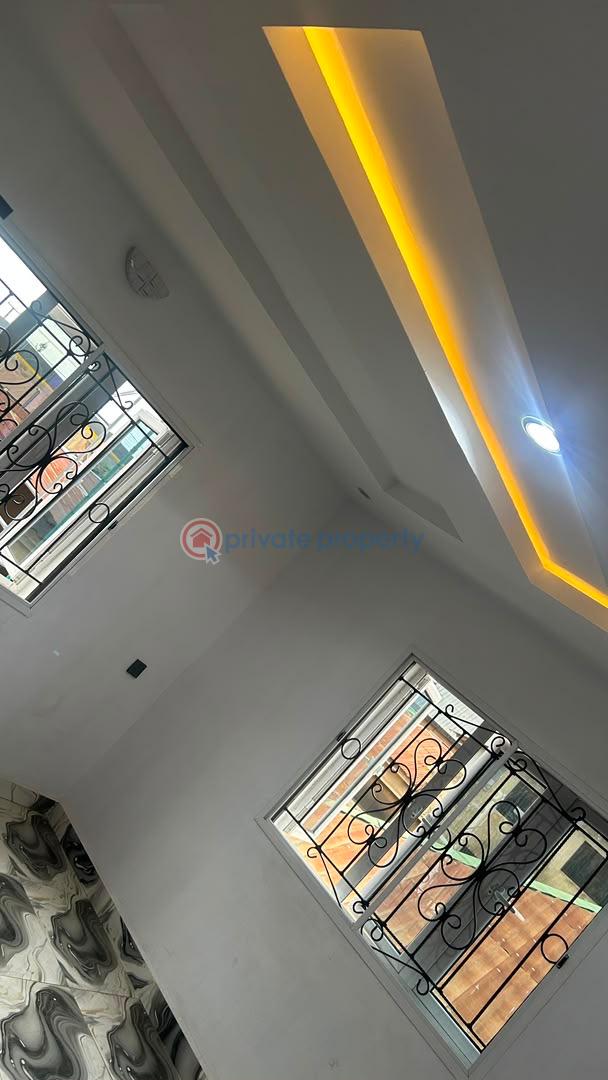1 bedroom Block Of Flats For Rent Bovas Filling Station Before Elebu Oja Akala Express Ibadan Oyo - 2