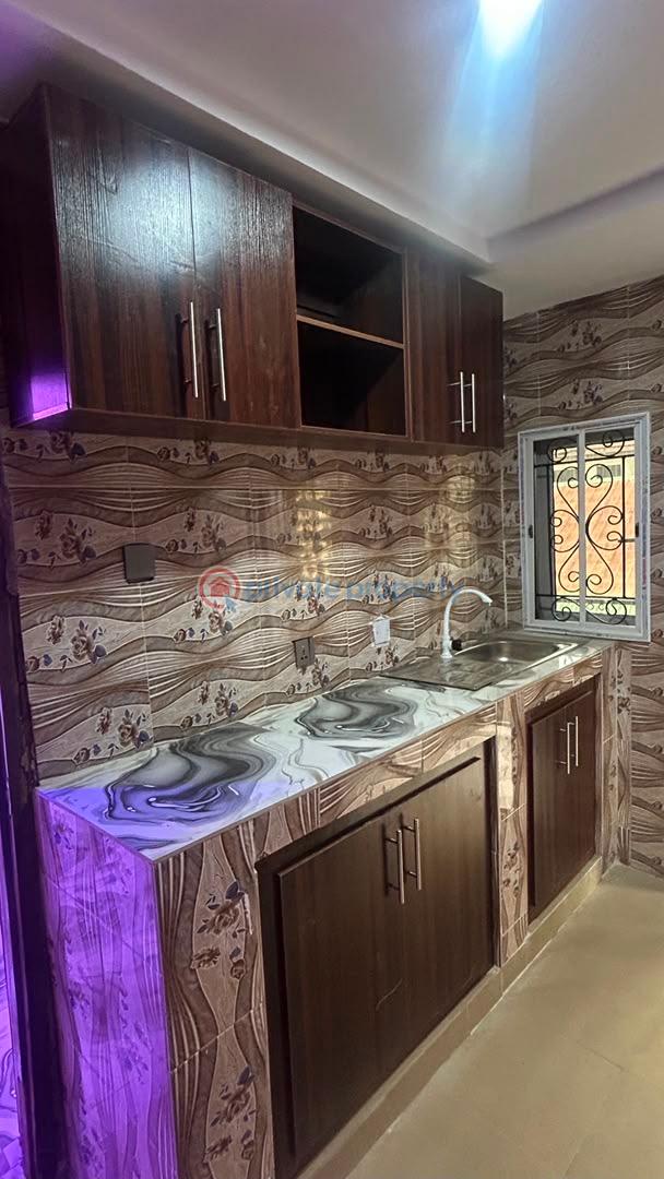 1 bedroom Block Of Flats For Rent Bovas Filling Station Before Elebu Oja Akala Express Ibadan Oyo - 3
