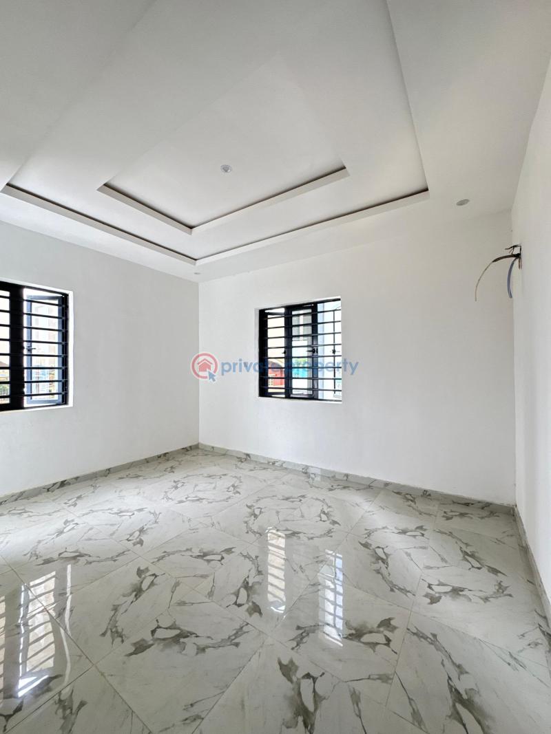 3 bedroom Block Of Flats For Sale Surulere Lagos - 1