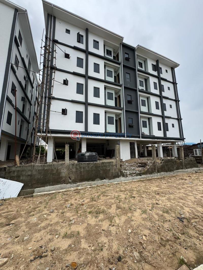2 bedroom Block Of Flats For Sale Surulere Lagos - 12