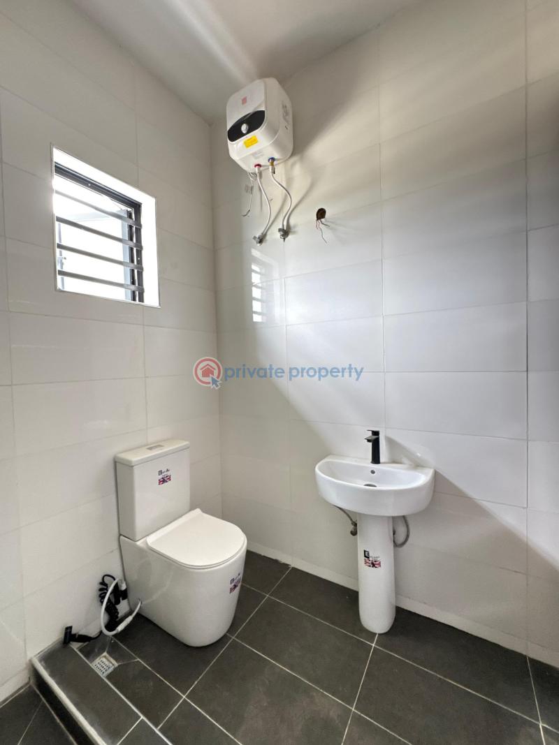2 bedroom Block Of Flats For Sale Surulere Lagos - 11