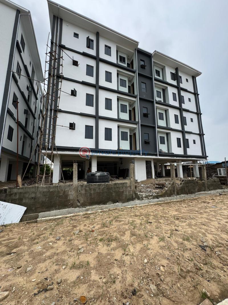 2 bedroom Block Of Flats For Sale Surulere Lagos - 4