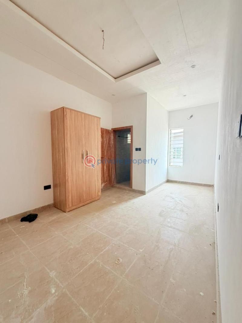 2 bedroom Block Of Flats For Sale Gbagada Lagos - 8