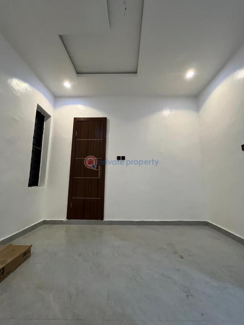 2 bedroom Block Of Flats For Sale Adeniran Ogunsanya Surulere Lagos - 7