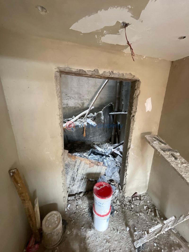 2 bedroom Block Of Flats For Sale Maryland Lagos - 9