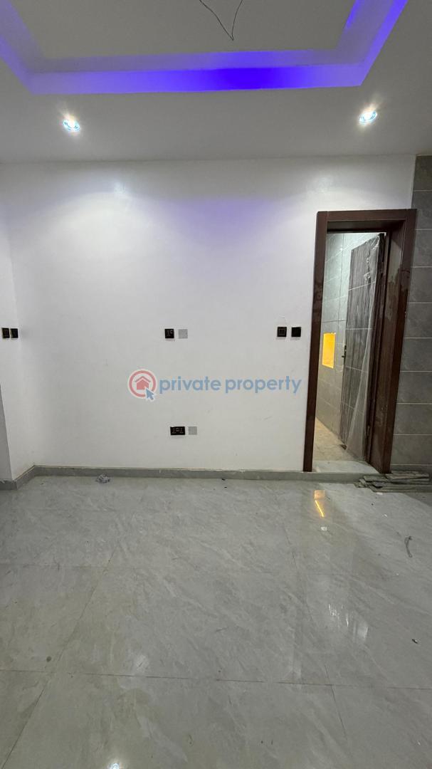 2 bedroom Block Of Flats For Sale Newly Built 2 Bedroom Apartment In A Good Environment Itire-Ikate Surulere Lagos - 7