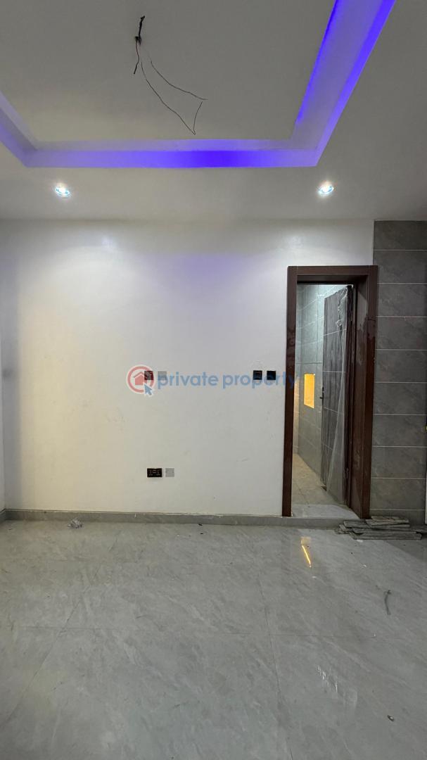 2 bedroom Block Of Flats For Sale Newly Built 2 Bedroom Apartment In A Good Environment Itire-Ikate Surulere Lagos - 9