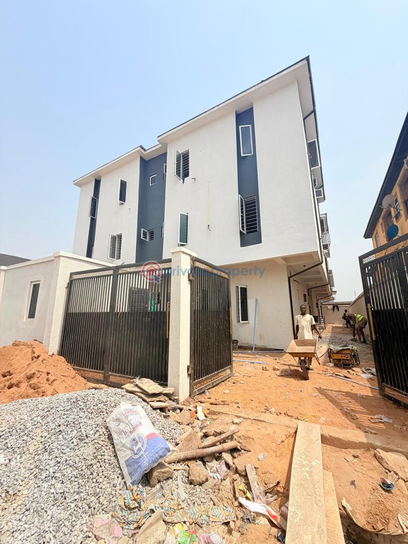 2 bedroom Block Of Flats For Sale Gbagada Lagos - 1
