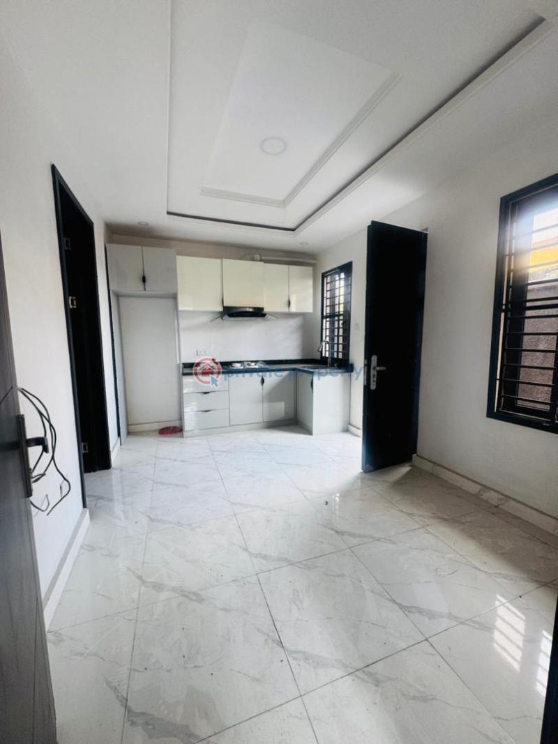 2 bedroom Block Of Flats For Sale Maryland Lagos - 8