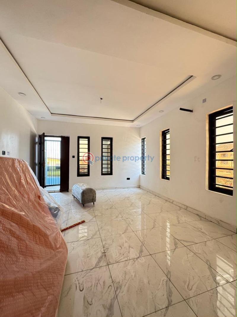 2 bedroom Block Of Flats For Sale Gbagada Lagos - 1