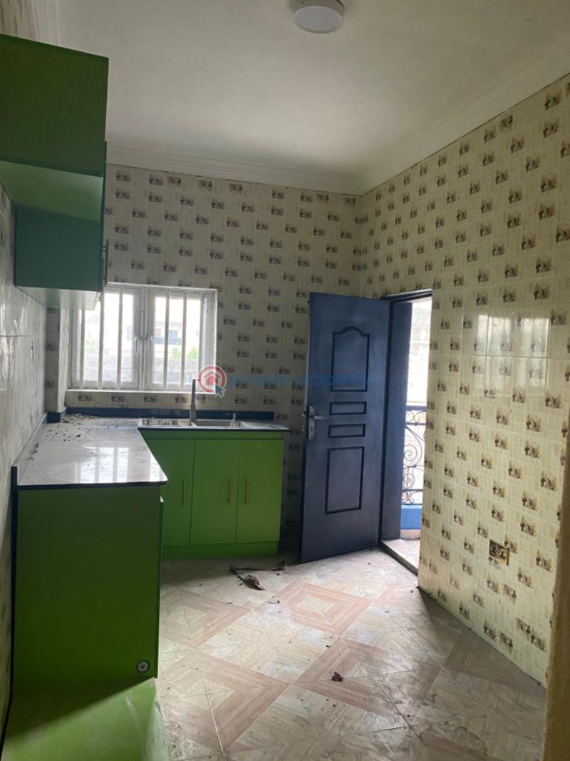 2 bedroom Flat & Apartment For Rent University View Estate Beside Petrocam Filling Station Olonkonla Ajah Lagos - 8