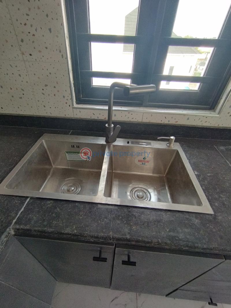 2 bedroom Block Of Flats For Rent Estate Agungi Lekki Lagos - 11