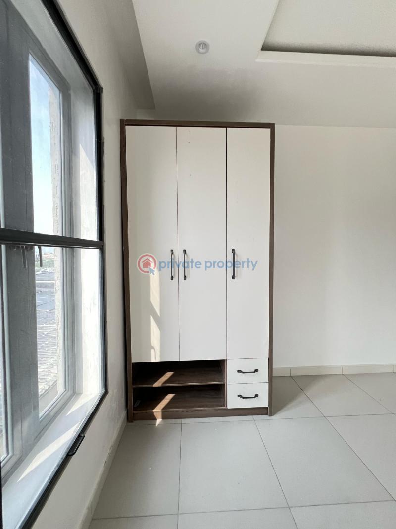 Newly built 2 bedroom apartment with an elevator and swimming pool suitable for investment - 8 2 bedroom Flat & Apartment For Sale Ikate Lekki Lagos - 8
