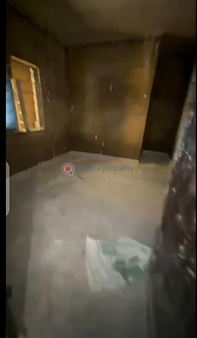 2 bedroom Block Of Flats For Rent Fadeyi Onipanu Fadeyi Shomolu Lagos - 1