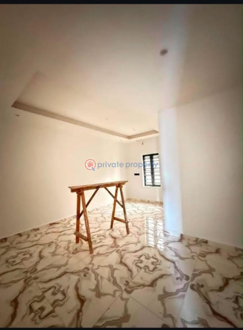 2 bedroom Block Of Flats For Sale Surulere Lagos - 2