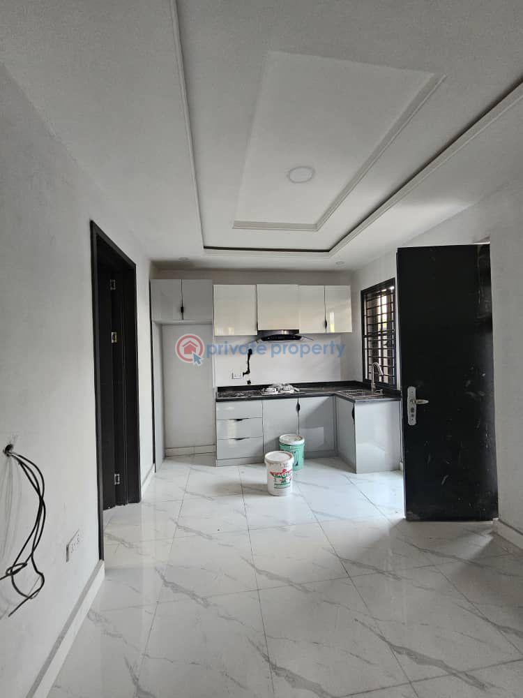 2 bedroom Block Of Flats For Sale Mende Maryland Lagos - 4