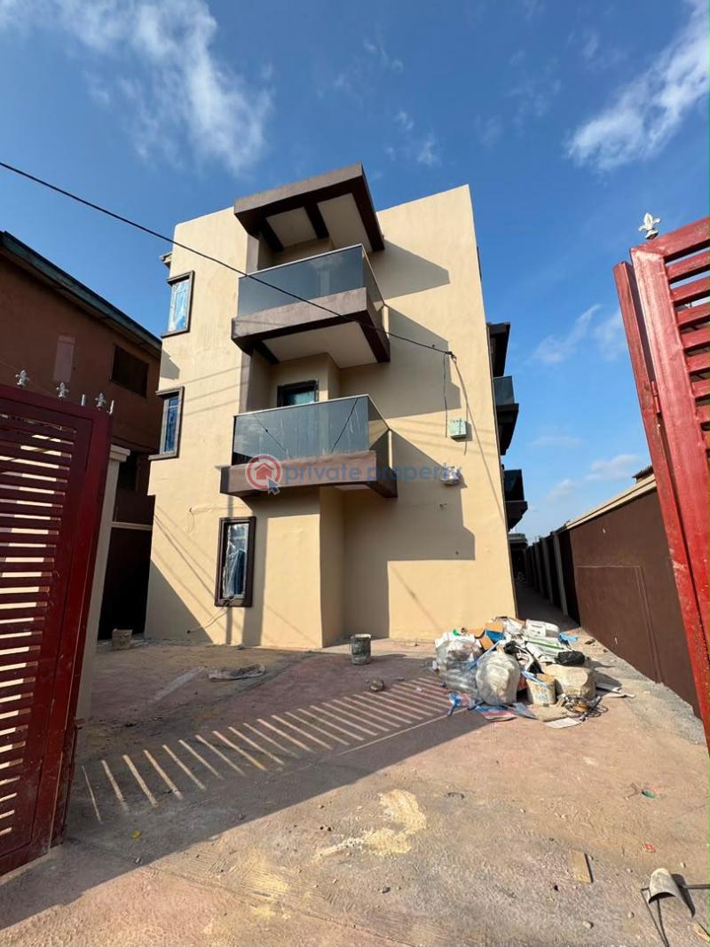 2 bedroom Block Of Flats For Sale Fadeyi Shomolu Lagos - 0