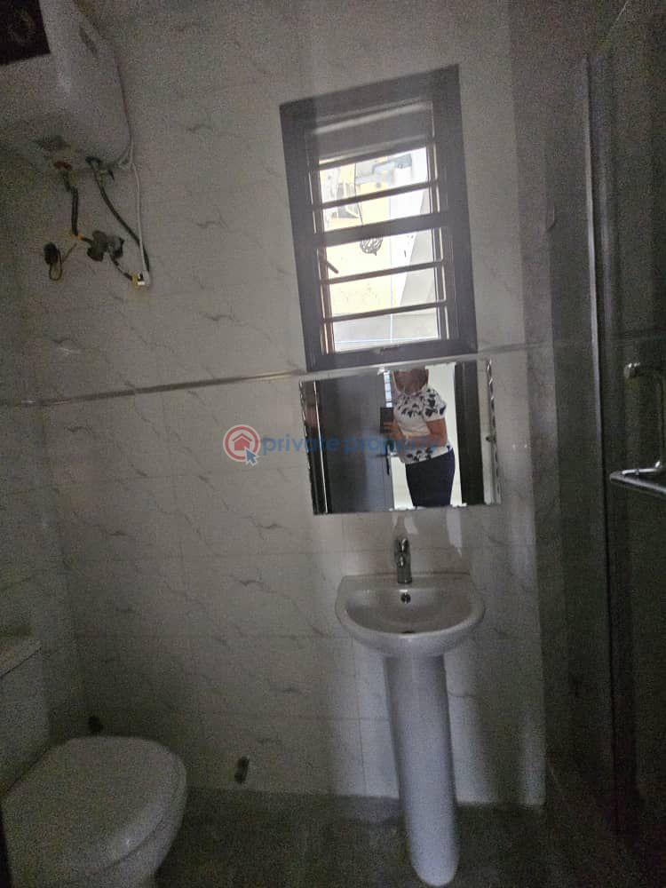 2 bedroom Block Of Flats For Sale Mende Maryland Lagos - 7