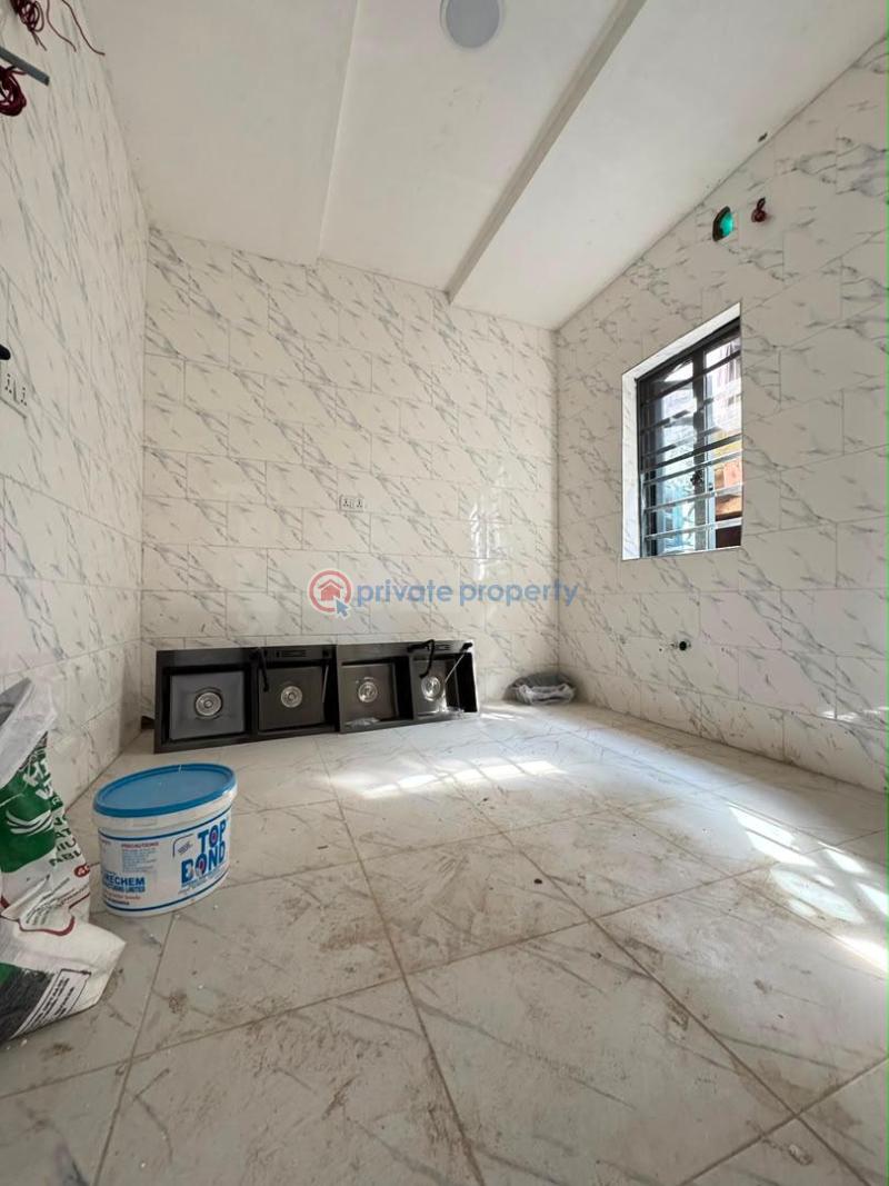 2 bedroom Block Of Flats For Sale Fadeyi Shomolu Lagos - 10