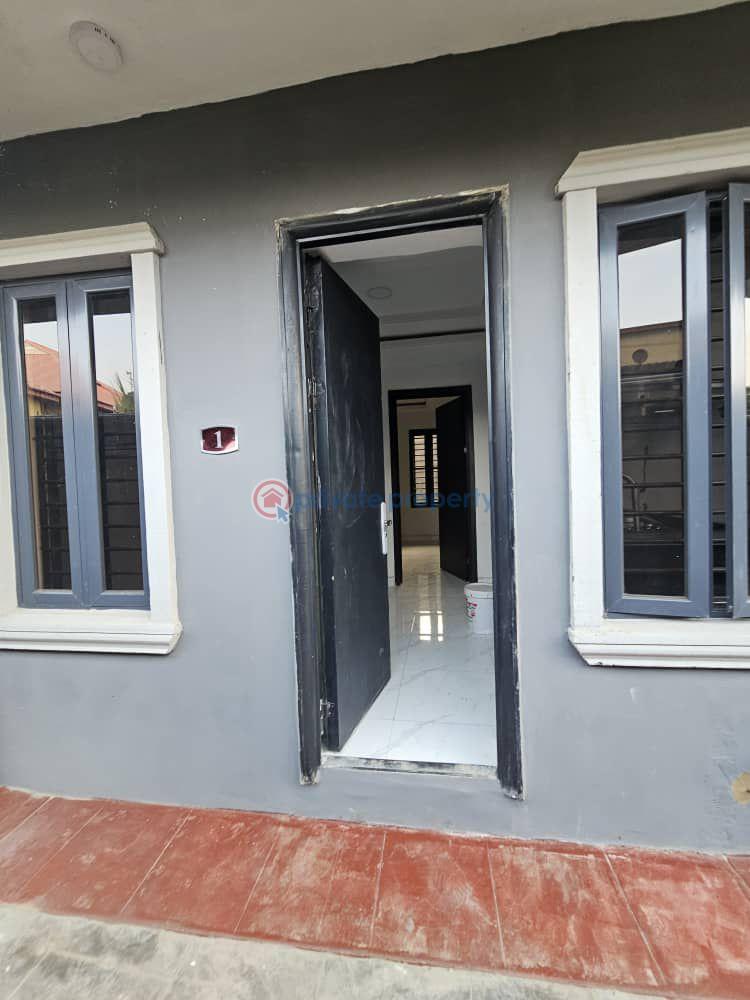 2 bedroom Block Of Flats For Sale Mende Maryland Lagos - 6