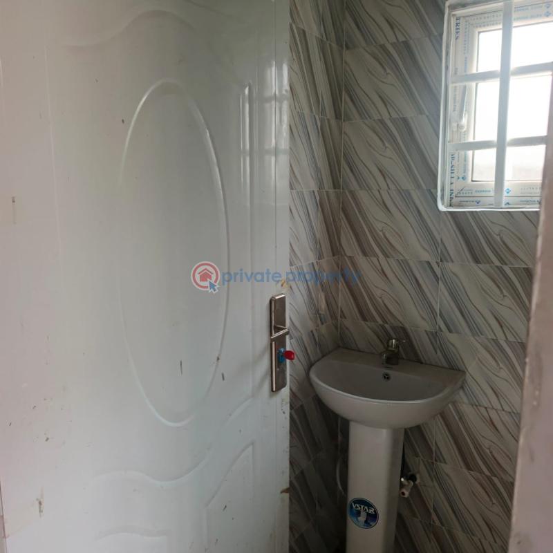 2 bedroom Block Of Flats For Rent Aare Oluyole Estate Oluyole Estate Ibadan Oyo - 6