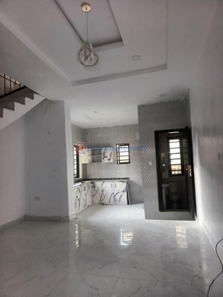 2 bedroom Duplex For Rent Golden Palace Less Than 2 Min Drive To Akala Express Akala Express Ibadan Oyo - 1