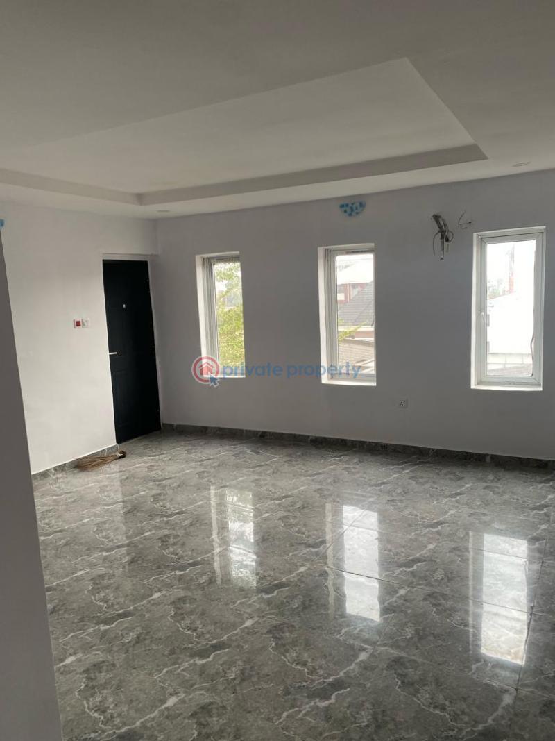 2 bedroom Flat & Apartment For Sale 48, Moleye Street Off Alagomeji Yaba Lagos - 4
