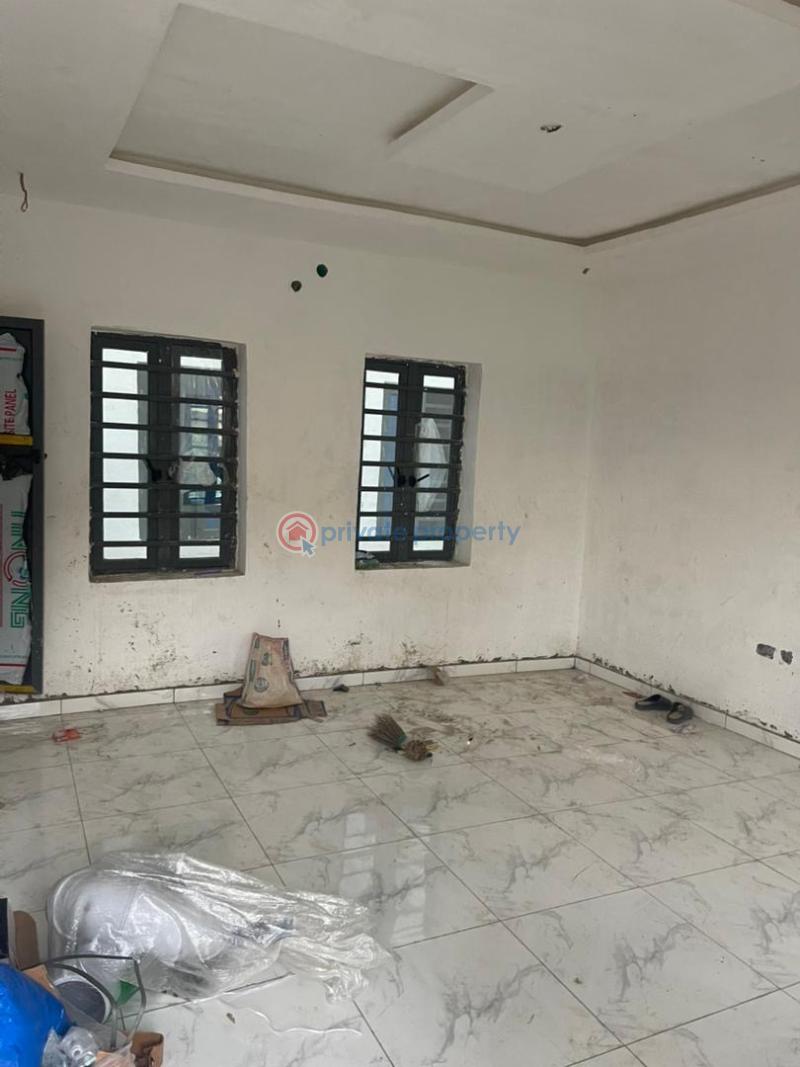 2 bedroom Block Of Flats For Rent Mende Maryland Lagos - 2