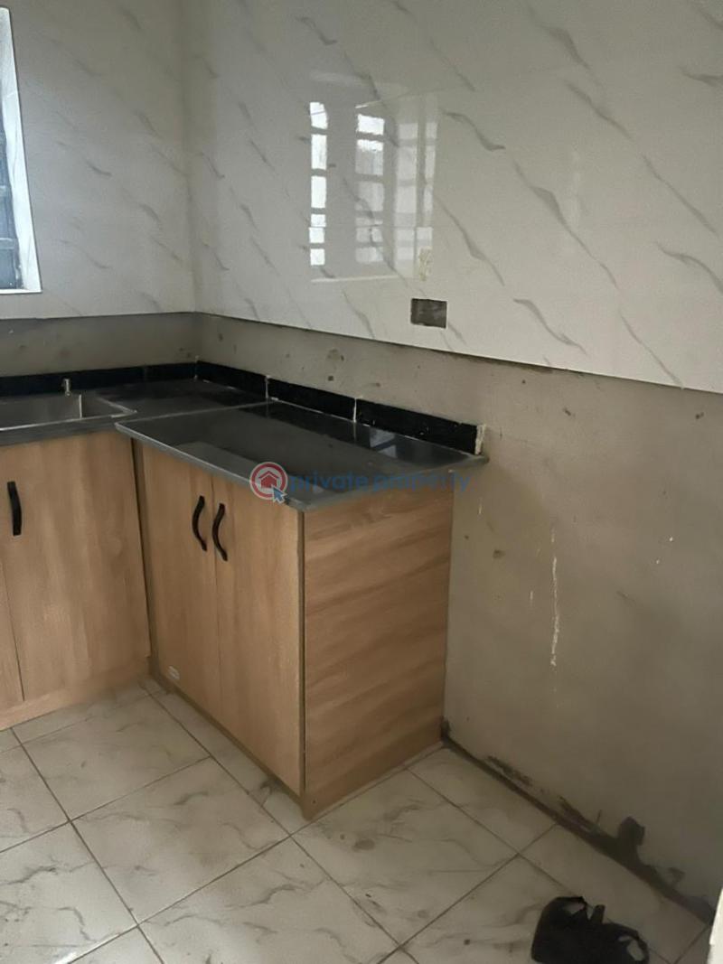 2 bedroom Block Of Flats For Rent Mende Maryland Lagos - 4