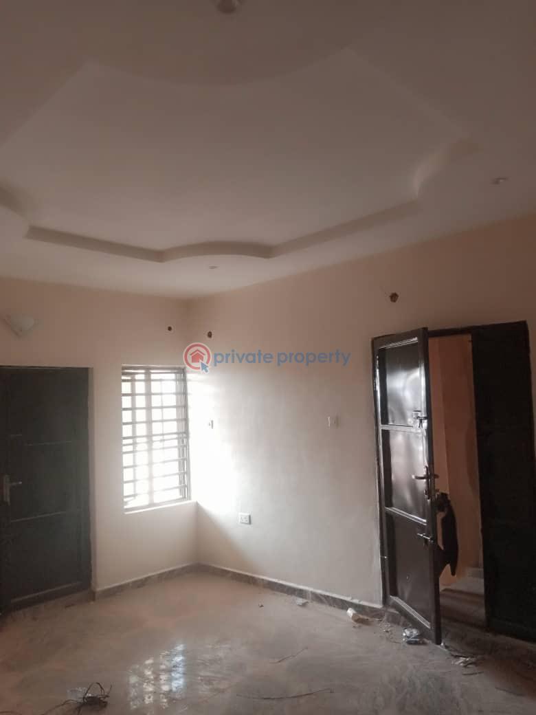 2 bedroom Block Of Flats For Rent One Minute Drive To Elebu Express Akala Express Ibadan Oyo - 1
