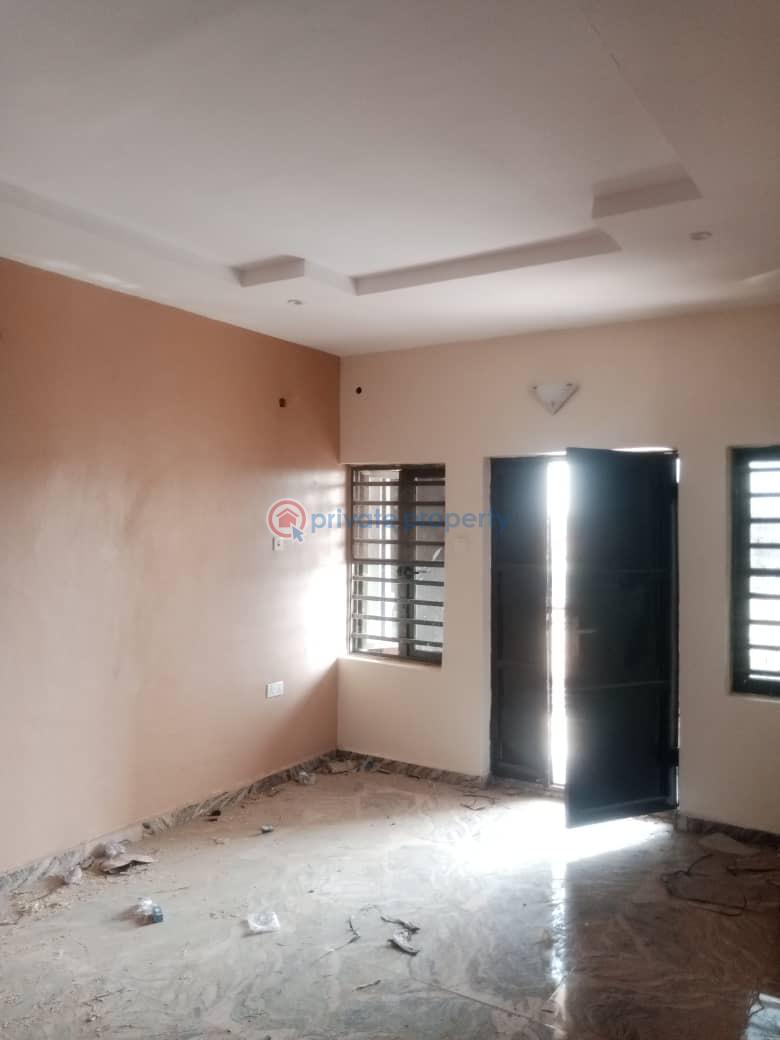 2 bedroom Block Of Flats For Rent One Minute Drive To Elebu Express Akala Express Ibadan Oyo - 3