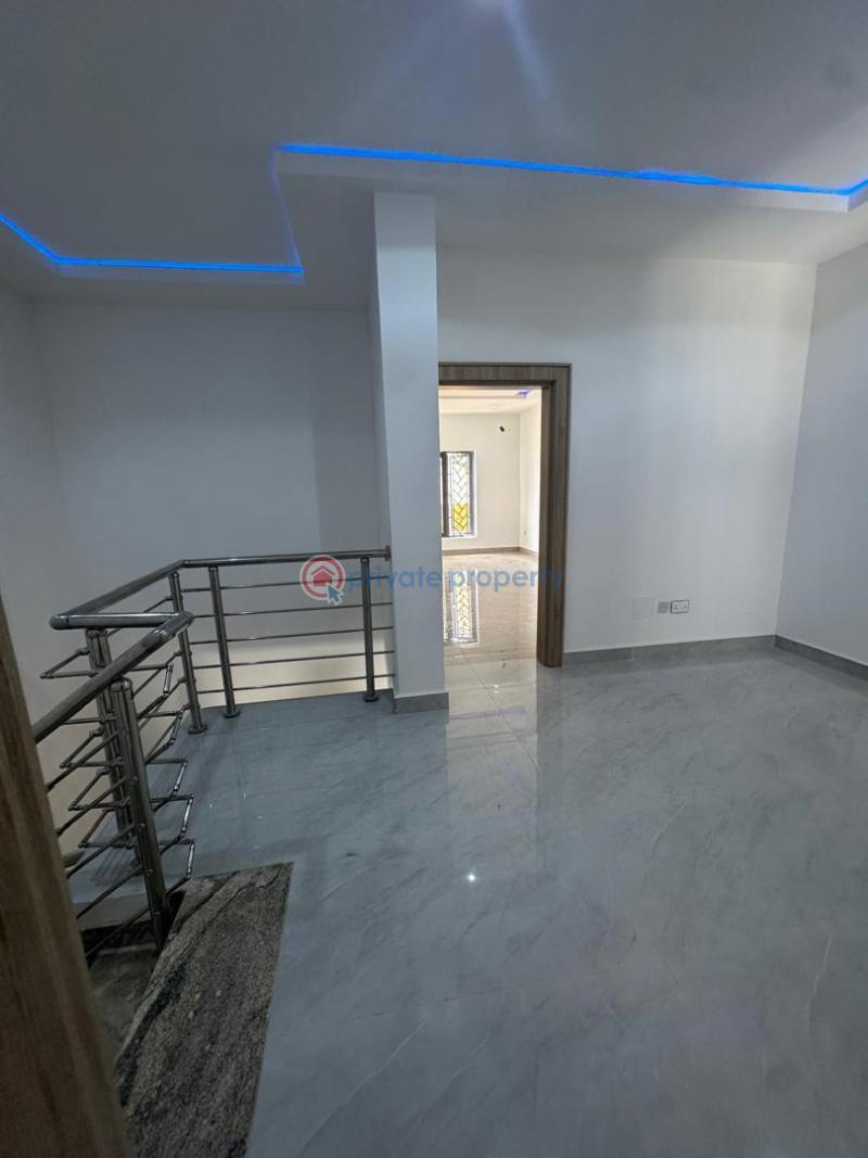 2 bedroom Block Of Flats For Rent Close To The Major Road Lugbe Abuja Phase 4  - 7