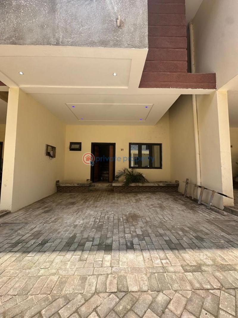 2 bedroom Block Of Flats For Rent Close To The Major Road Lugbe Abuja Phase 4  - 2