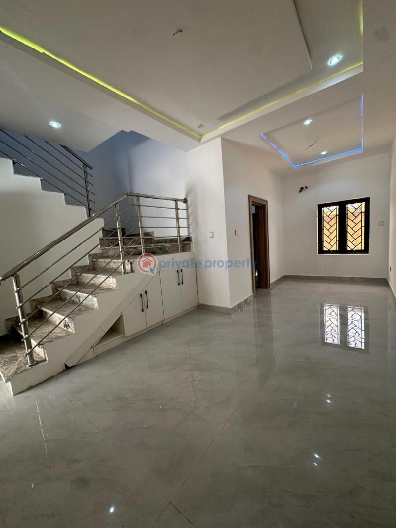 2 bedroom Block Of Flats For Rent Close To The Major Road Lugbe Abuja Phase 4  - 6