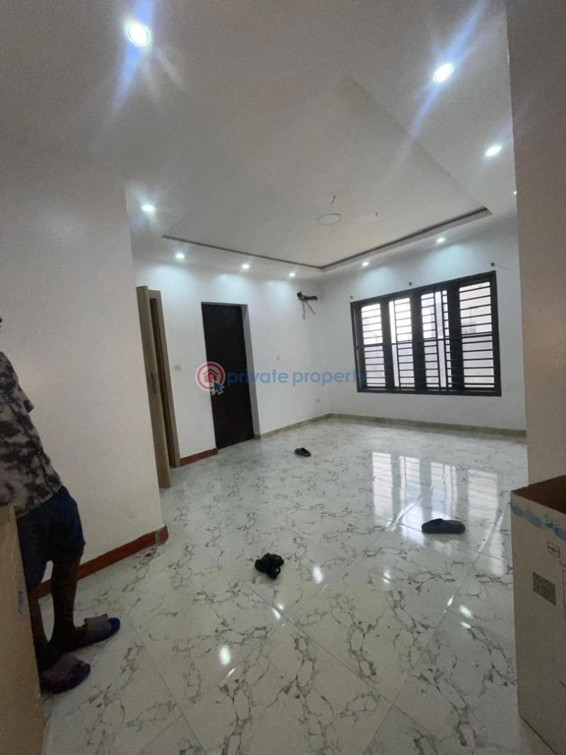 2 bedroom Flat & Apartment For Rent Makoko Yaba Lagos