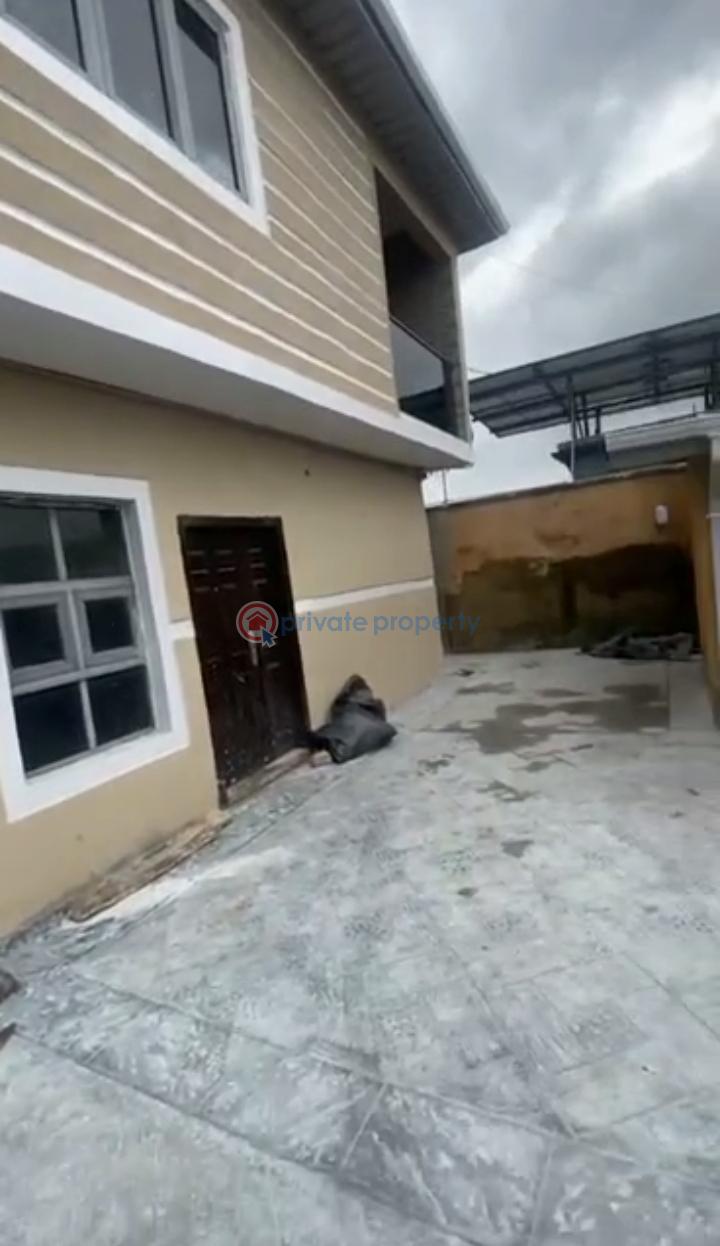 2 bedroom Flat & Apartment For Rent Soluyi Gbagada Lagos - 3