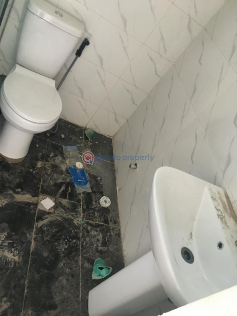 2 bedroom Flat & Apartment For Rent Off Bashua Road Onipanu Shomolu Lagos - 9