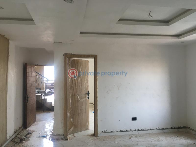 2 bedroom Flat & Apartment For Rent Off Bashua Road Onipanu Shomolu Lagos - 4